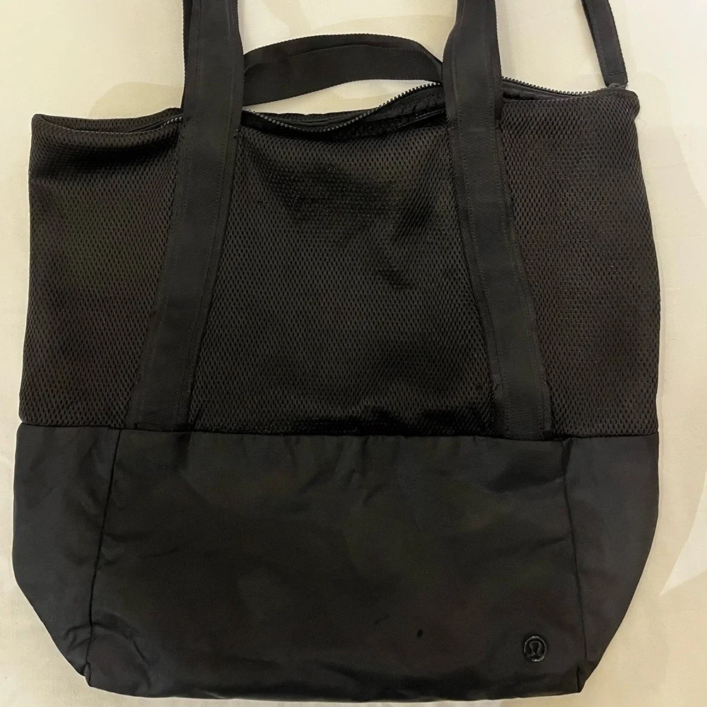 🍋Black Lululemon Tote/gym Bag - Picture 1 of 11